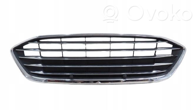 Ford Focus Grotelės viršutinės 