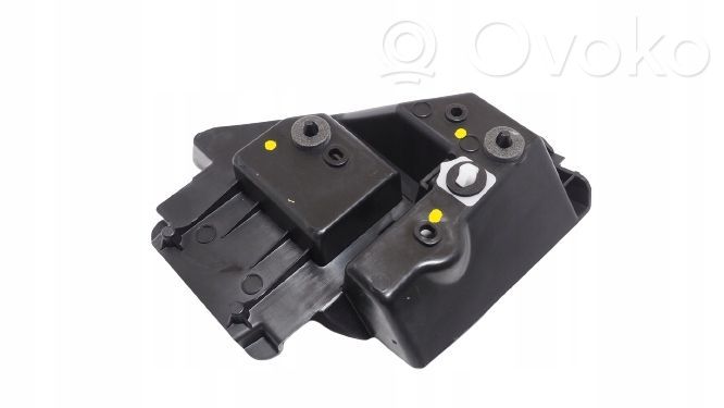 Ford Focus Rear bumper mounting bracket 