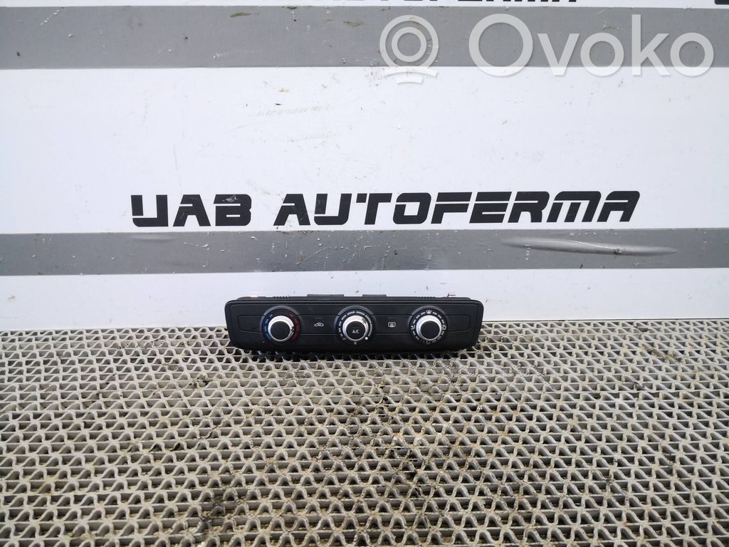Audi Q2 - Climate control unit 