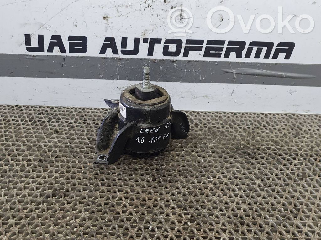 Engine mount bracket   21810A5500