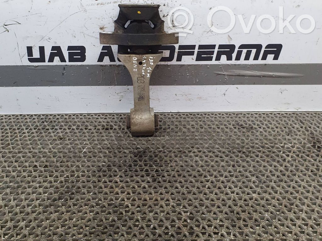 Hyundai i30 Engine mount bracket 