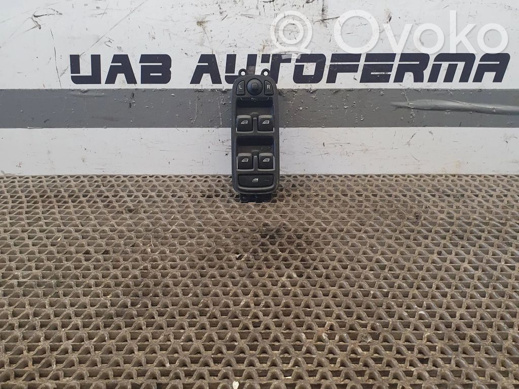 Volvo XC60 Electric window control switch 
