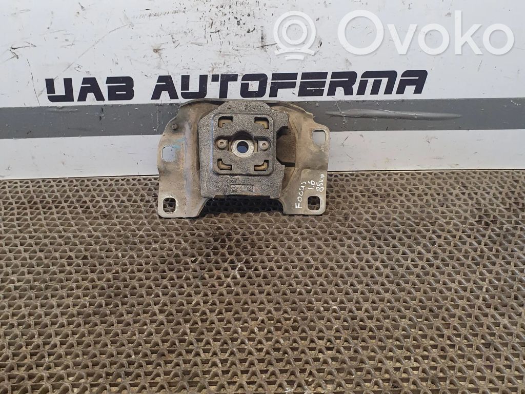 Ford Focus Engine mount bracket 