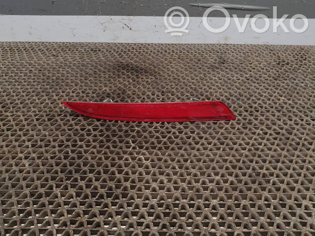 Opel Astra J Задний oтражатель 