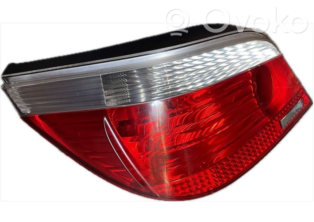 Rear/tail lights   7165737
