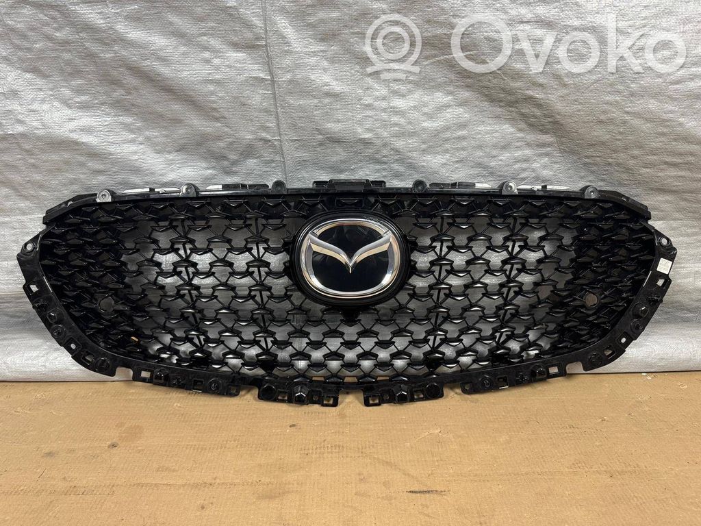 Mazda CX-30 Etupuskurin ylempi jäähdytinsäleikkö 