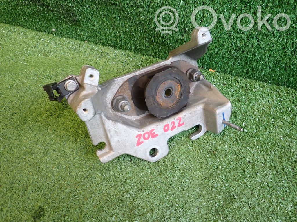 Renault Zoe Engine mount bracket 