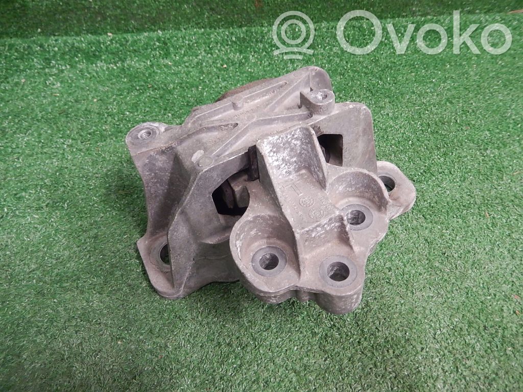 Engine mount bracket   6F012