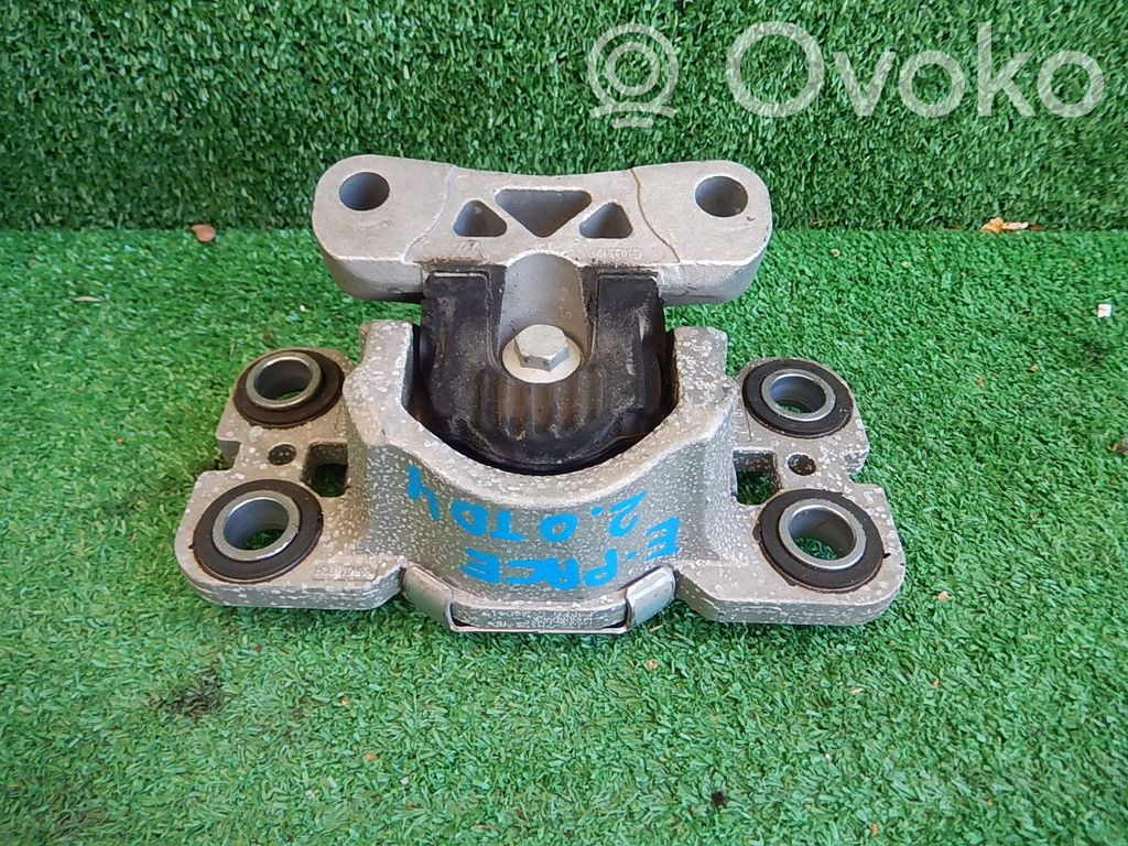 Jaguar E-Pace Engine mount bracket 
