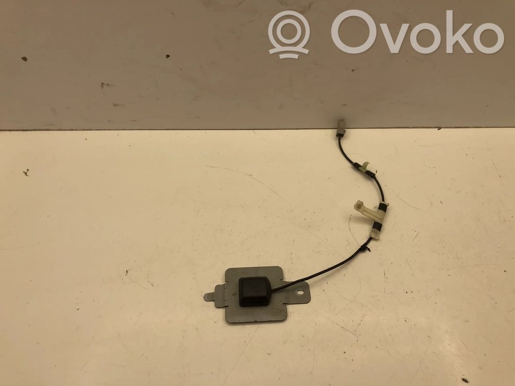 GPS-pystyantenni   2R8310E921