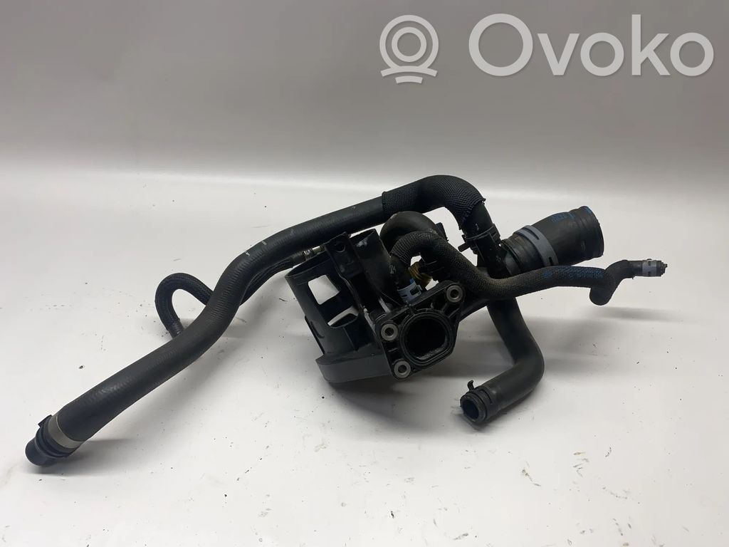 Mercedes-Benz CLS C218 X218 Soporte de apoyo del filtro de combustible 