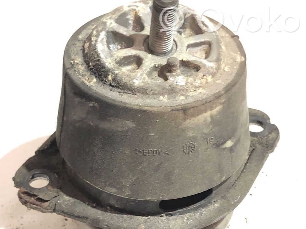 Porsche Cayenne (9PA) Engine mount bracket 