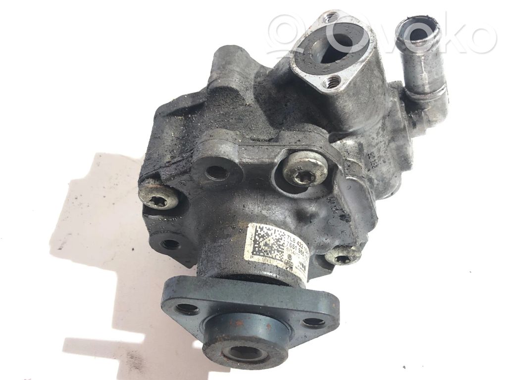 Audi Q7 4L Power steering pump 