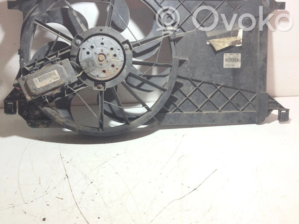 Ford Focus C-MAX Elektrisks radiatoru ventilators 