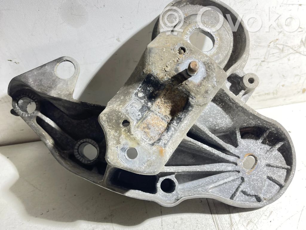 Audi A6 Allroad C6 Engine mounting bracket 