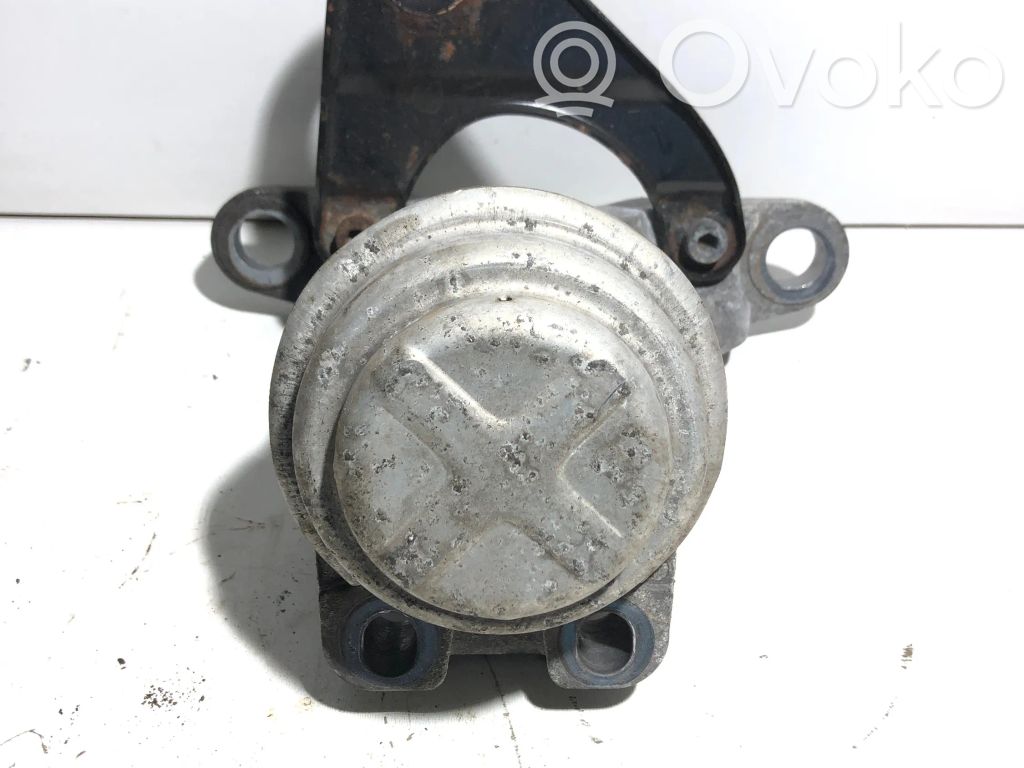Volvo S60 Engine mount bracket 