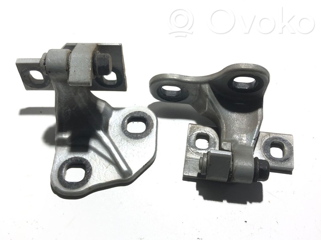 Bisagra superior puerta delantera   7017816
