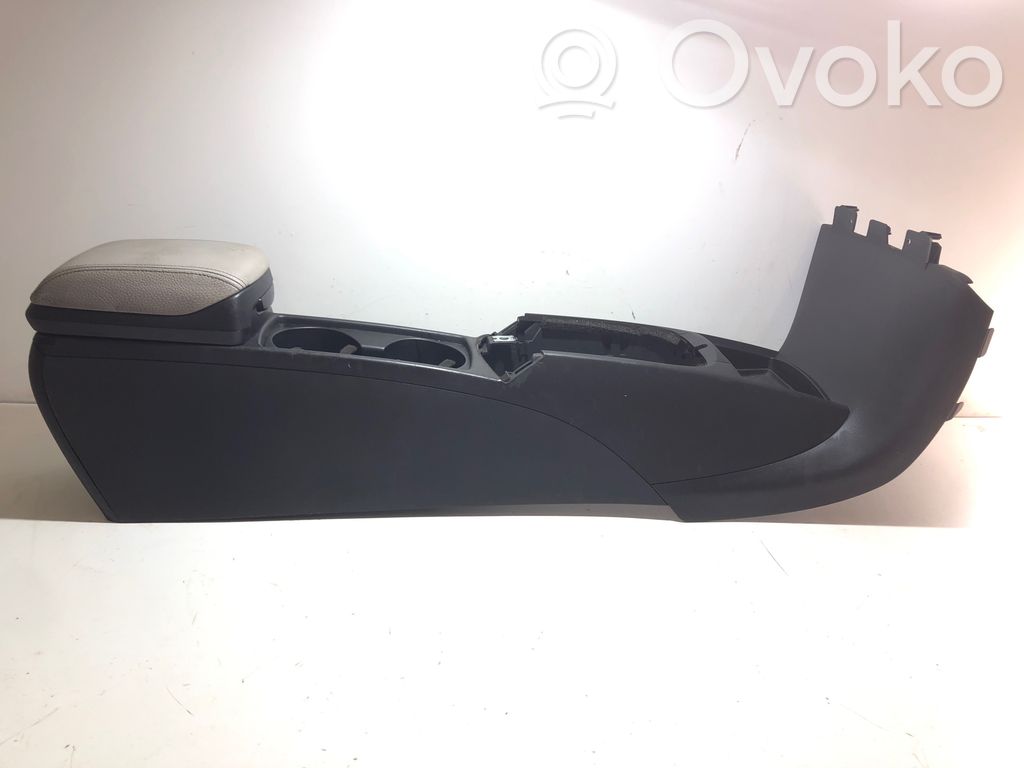 Volvo V50 Center console 