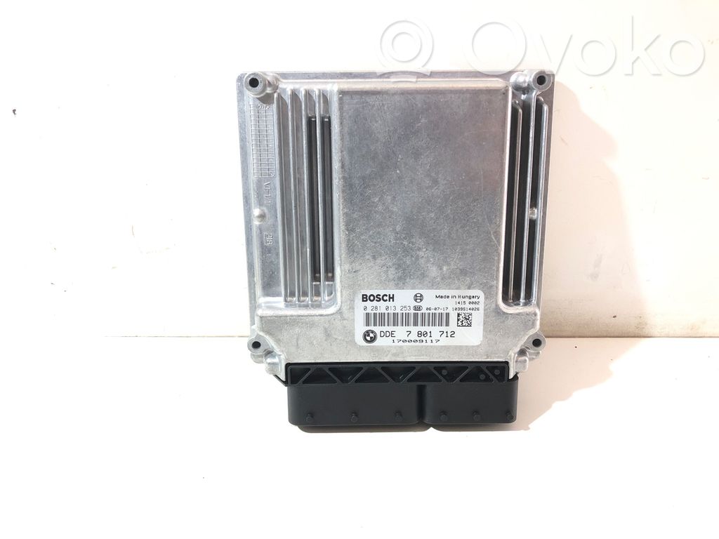 BMW 5 E60 E61 Engine control unit/module 