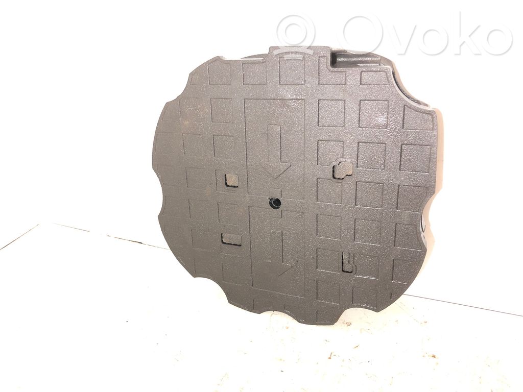 Garniture de section de roue de secours   6916988