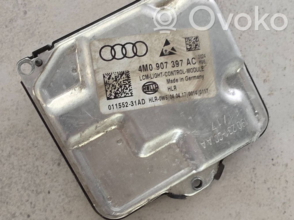 Audi Q7 4M Headlight/headlamp 