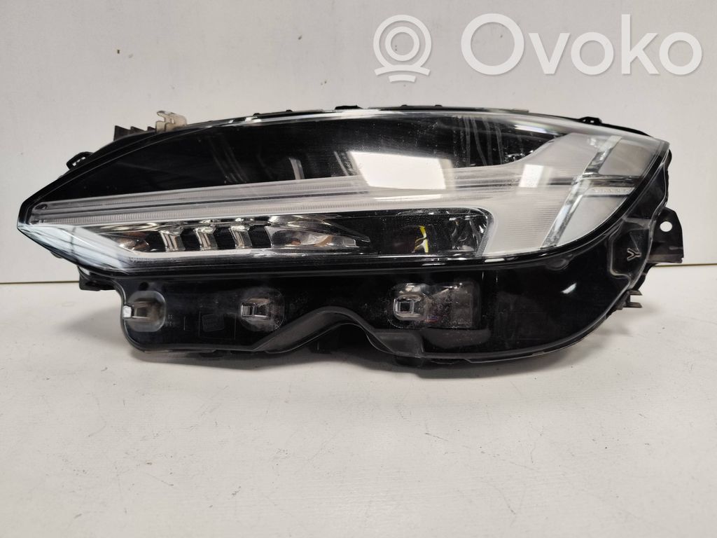 Volvo S90, V90 Lampa przednia 