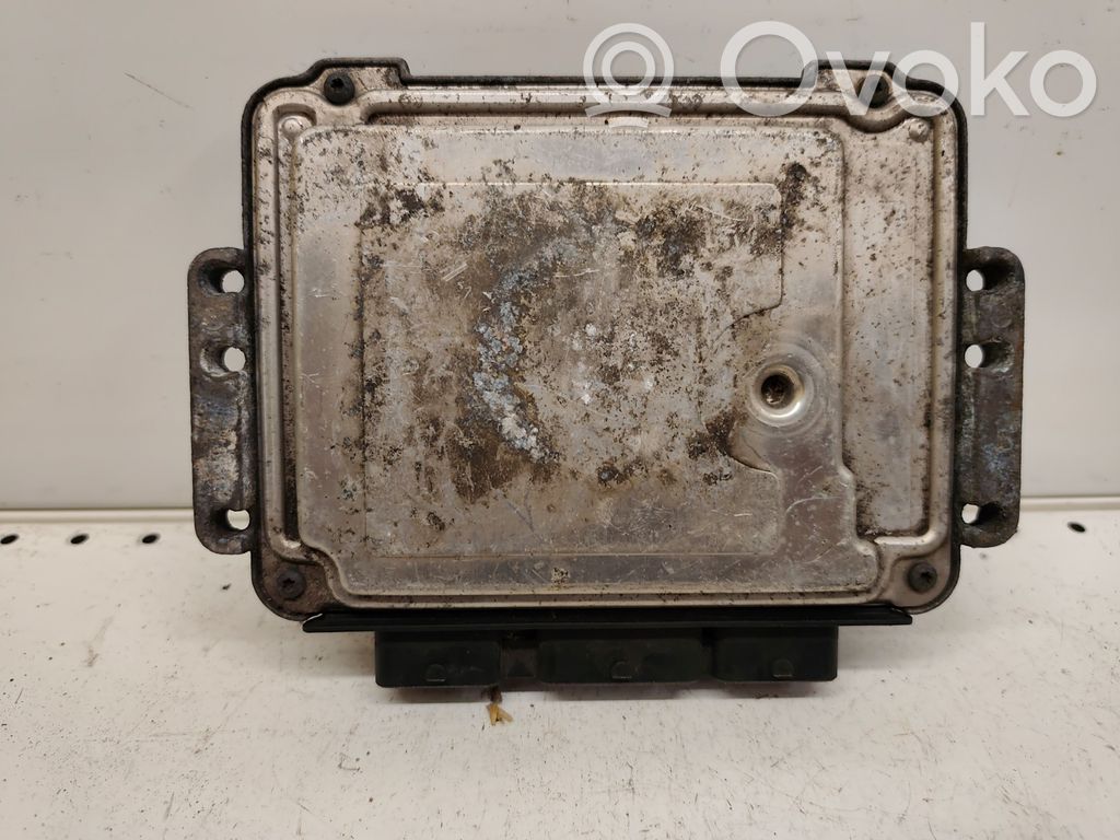 Renault Trafic II (X83) Engine control unit/module 