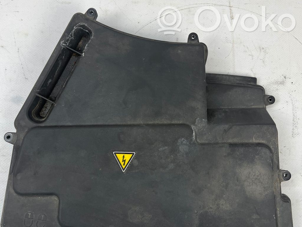 Dangtelis saugiklių dėžės   7520899,58650910