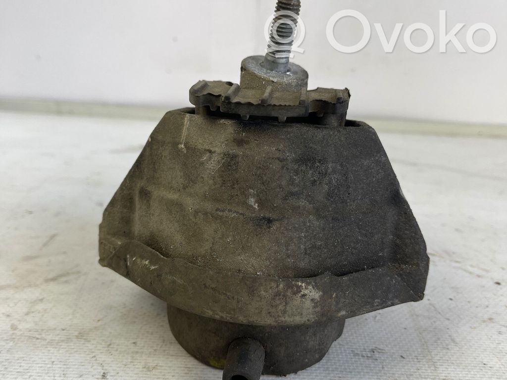 BMW 5 E60 E61 Dzinēja spilvens 