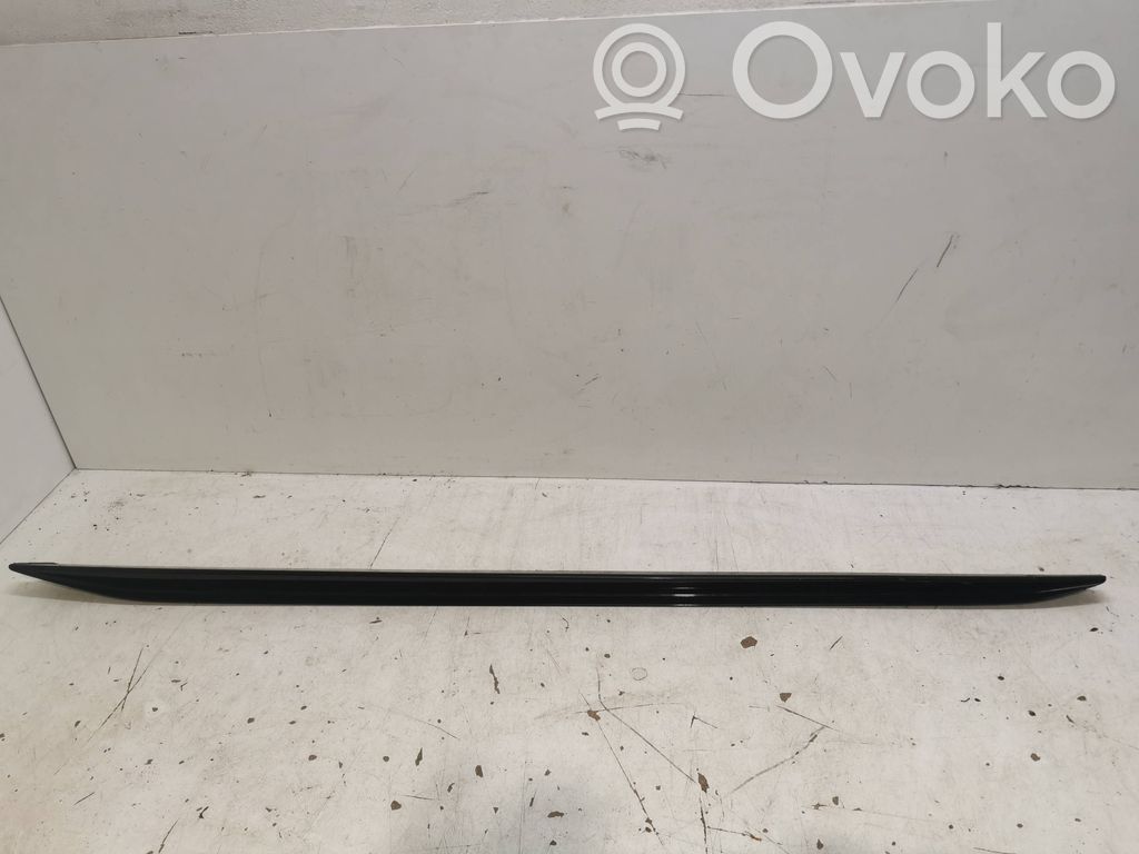 Audi RS6 C8 Verkleidung seitlich Fußraum 