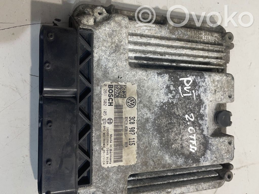 Volkswagen PASSAT B6 Engine control unit/module 
