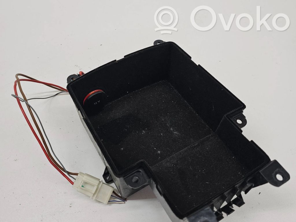 Audi A4 S4 B8 8K 12 V Socket (rear) 