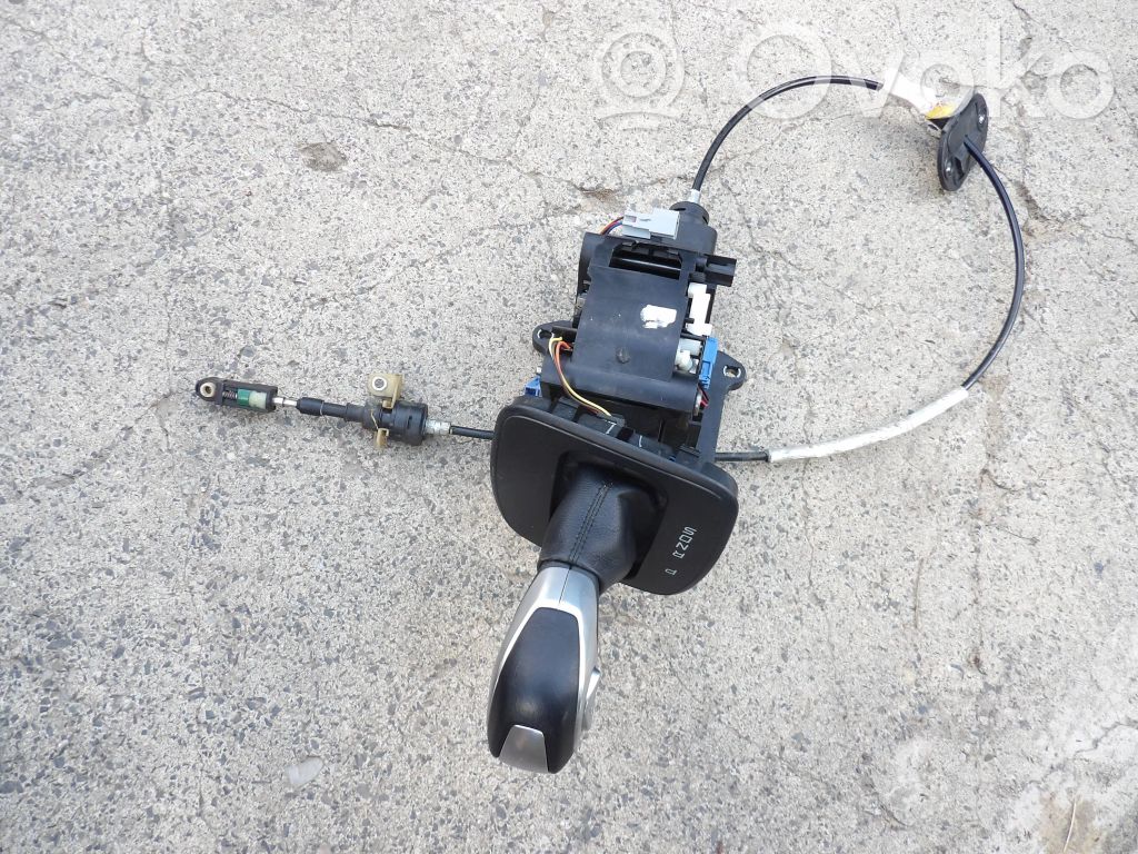 Ford Kuga II Lewarek zmiany biegów / dolny 