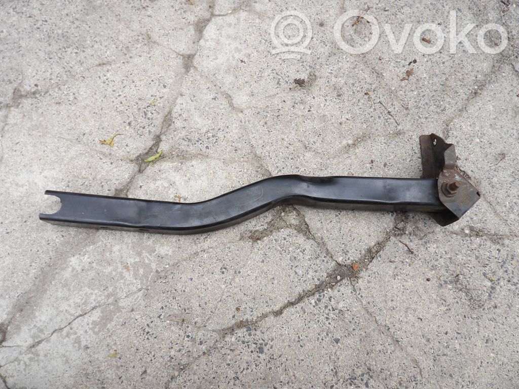 Engine mounting bracket   26813