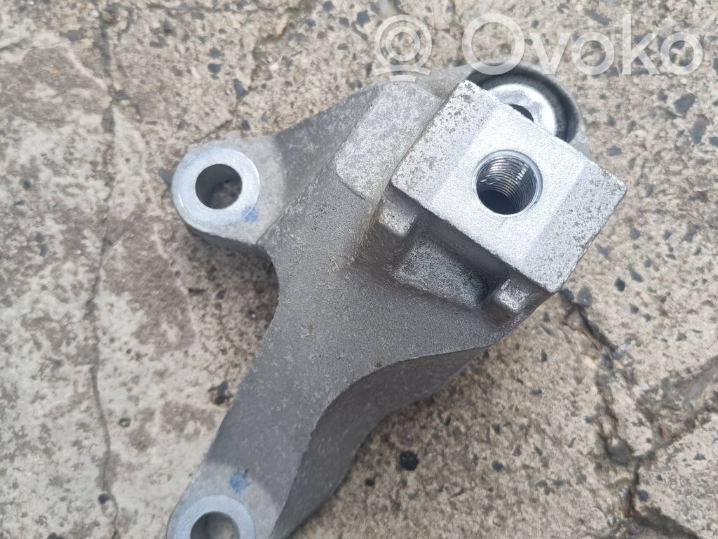 Ford Kuga II Engine mounting bracket 