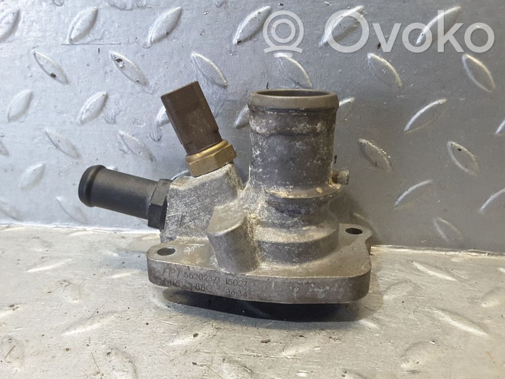 Fiat 500 Termostat / Obudowa termostatu 