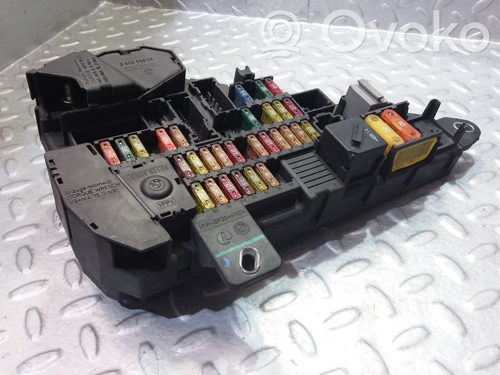 BMW 5 E60 E61 Fuse module 
