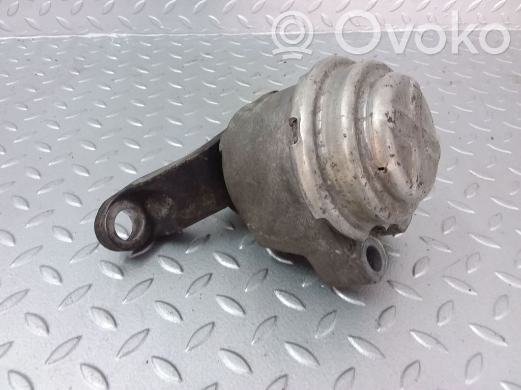 Engine mount bracket