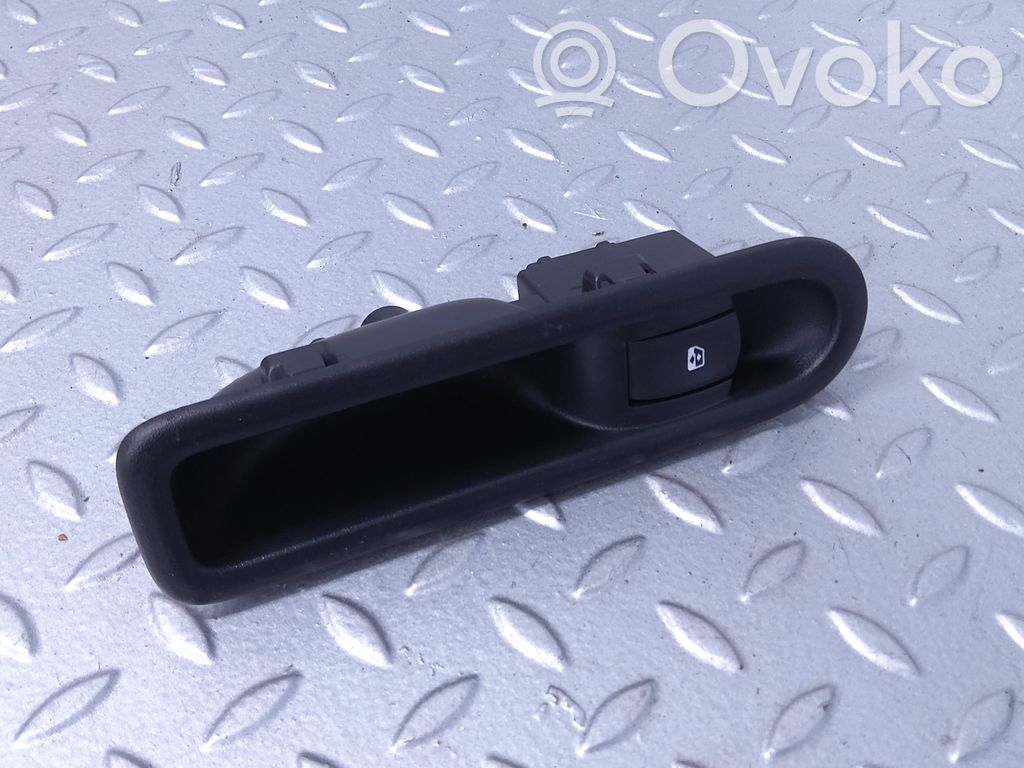 Renault Clio III Electric window control switch 