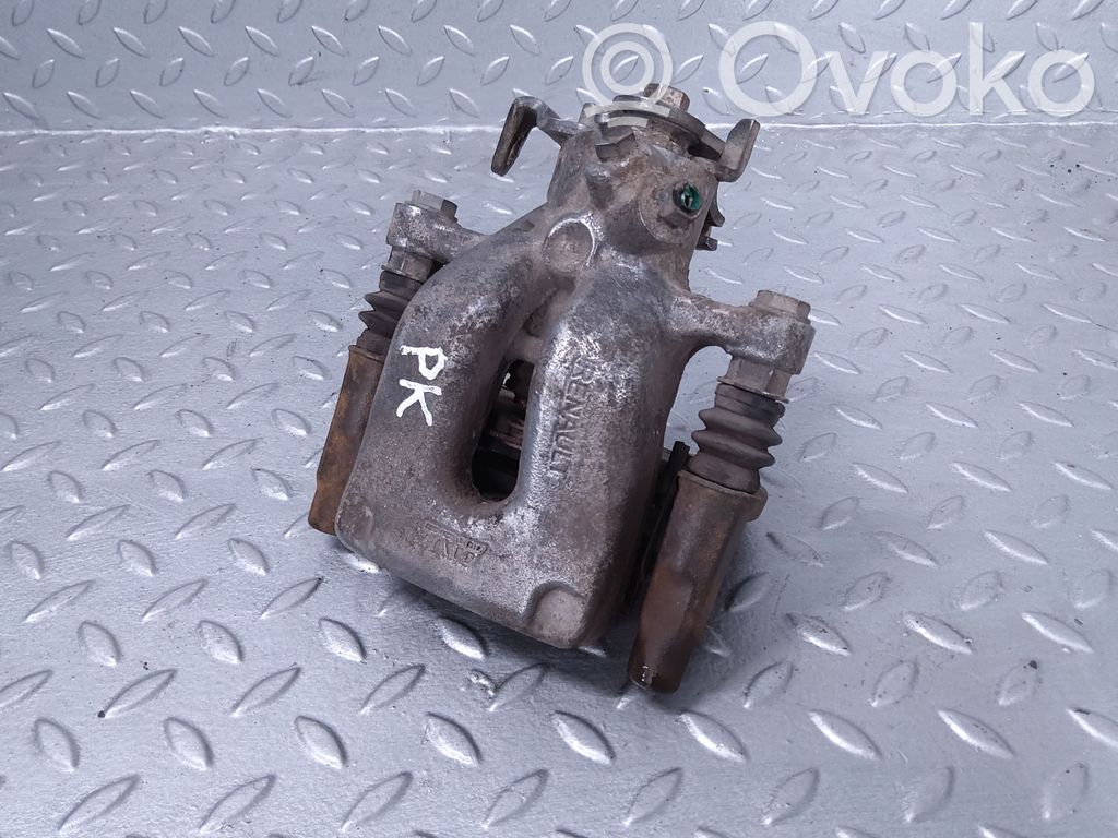 Renault Clio III Передний суппорт 