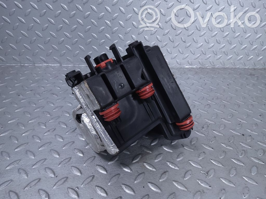 Audi A8 S8 D4 4H Ölabscheider 