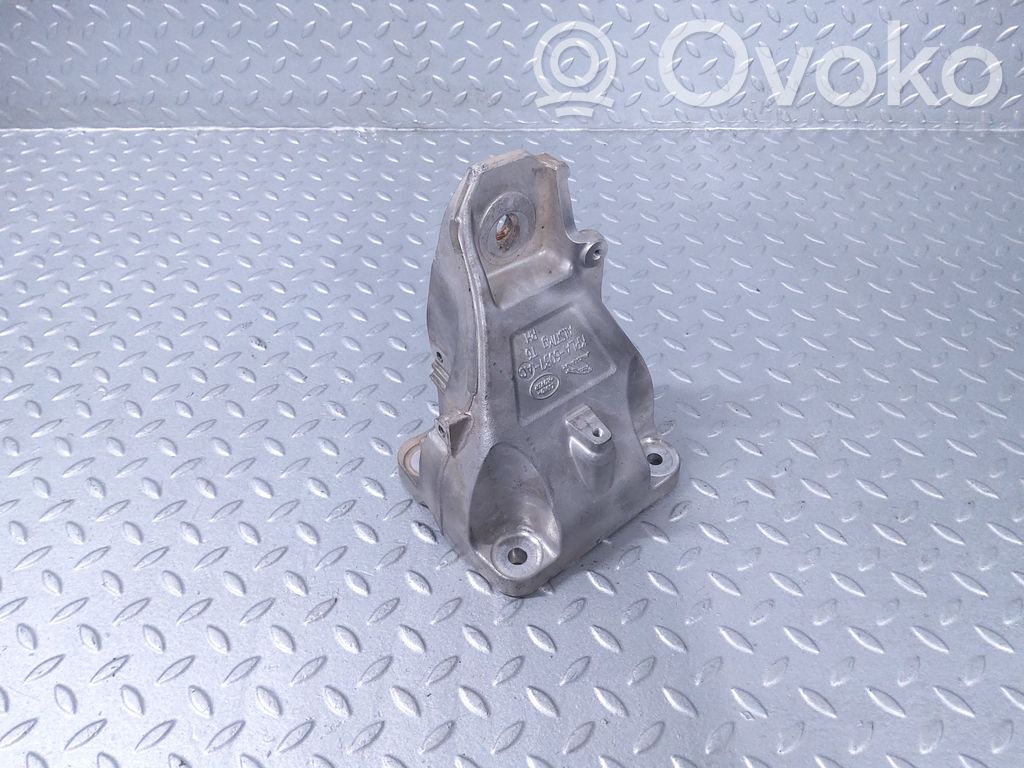 Land Rover Defender Engine mounting bracket 