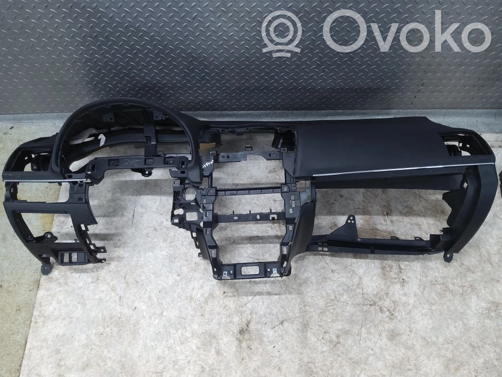 Toyota Avensis T270 Bord 
