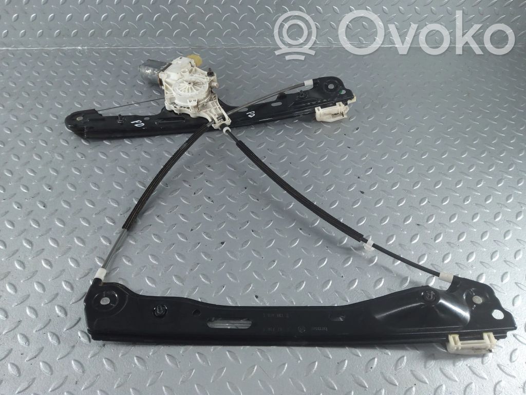 BMW 1 E81 E87 Front door window regulator with motor 