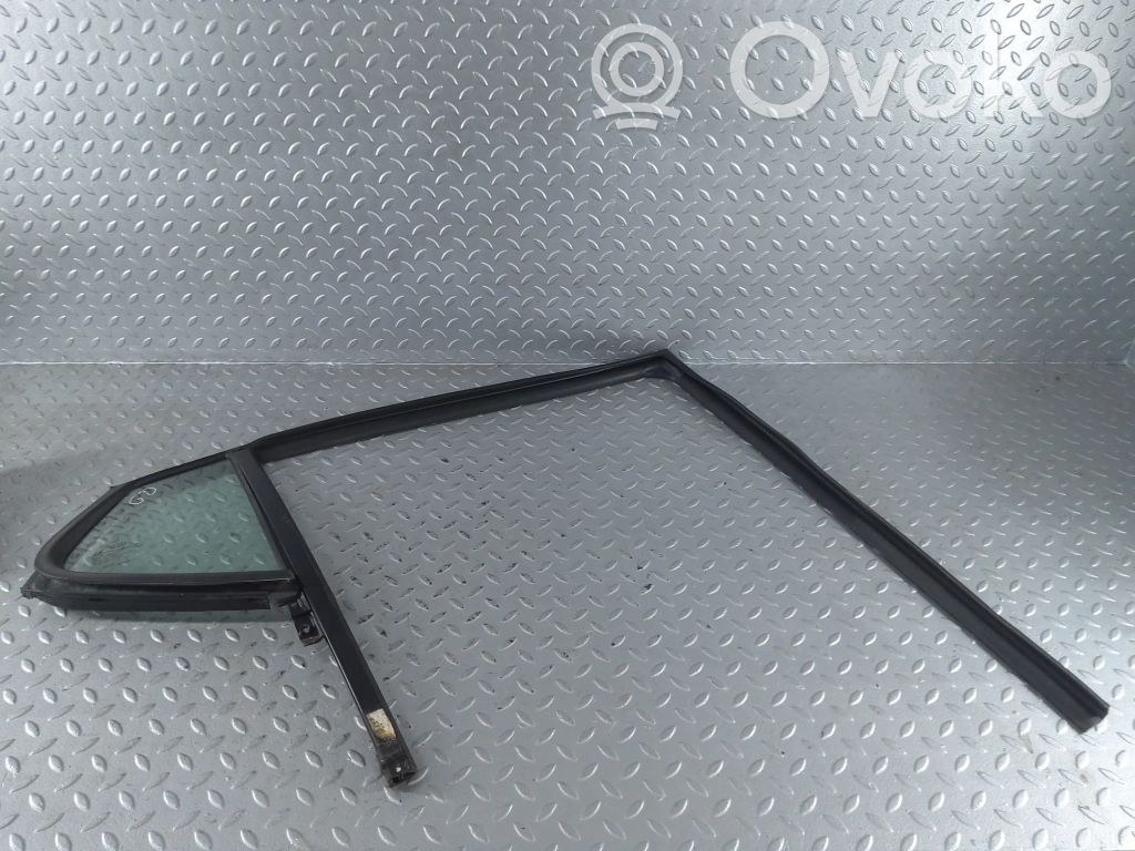 KIA Optima Ventanilla de ventilación de la puerta trasera 