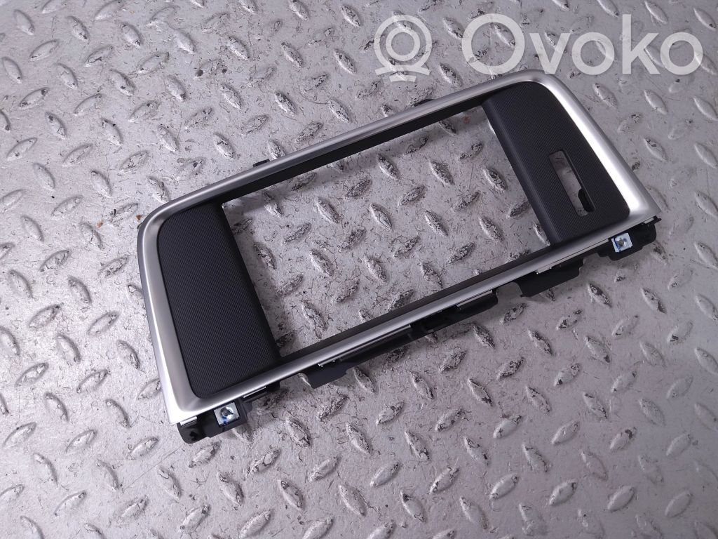 KIA Optima Radio/GPS head unit trim 