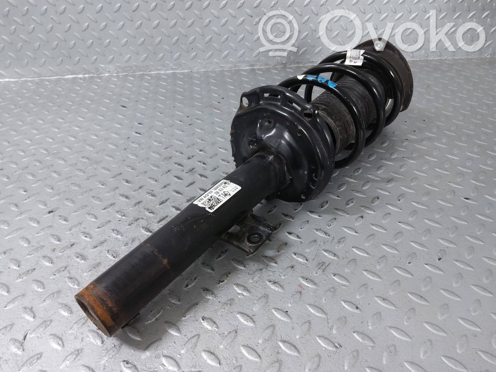 Volkswagen Taigo Amortyzator osi przedniej ze sprężyną 