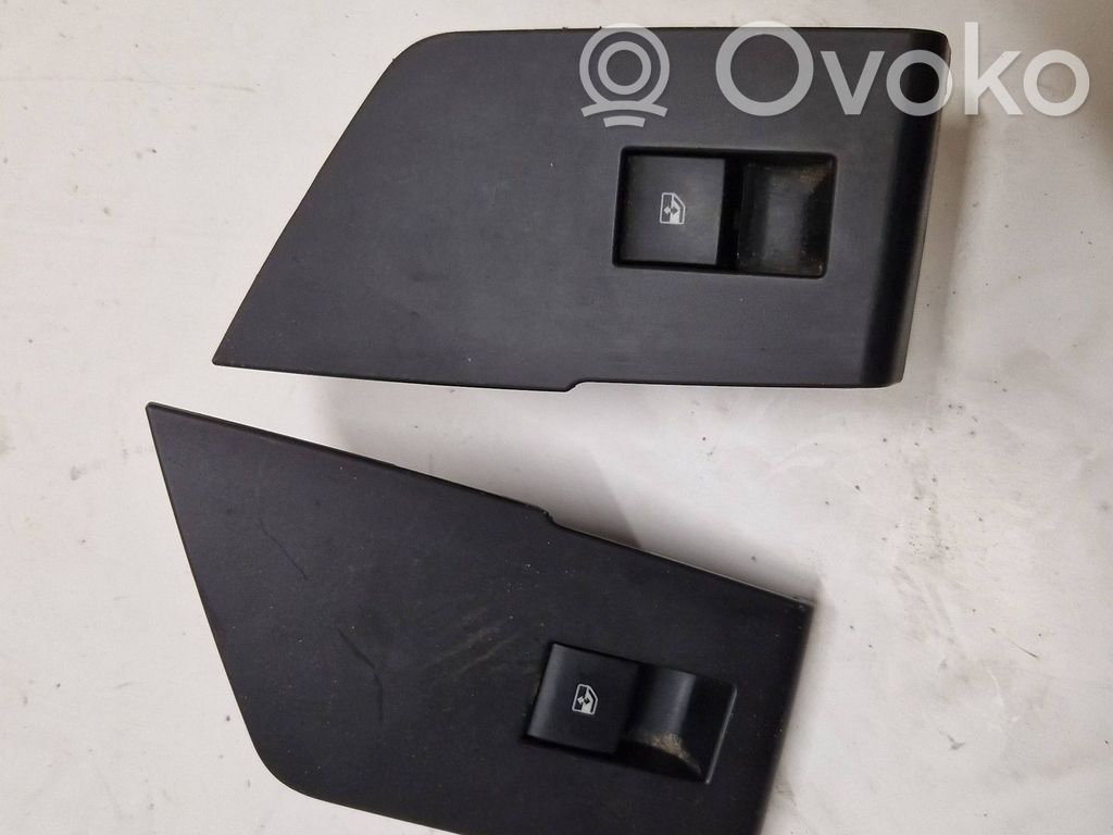 Quarter vent window switch   13307901