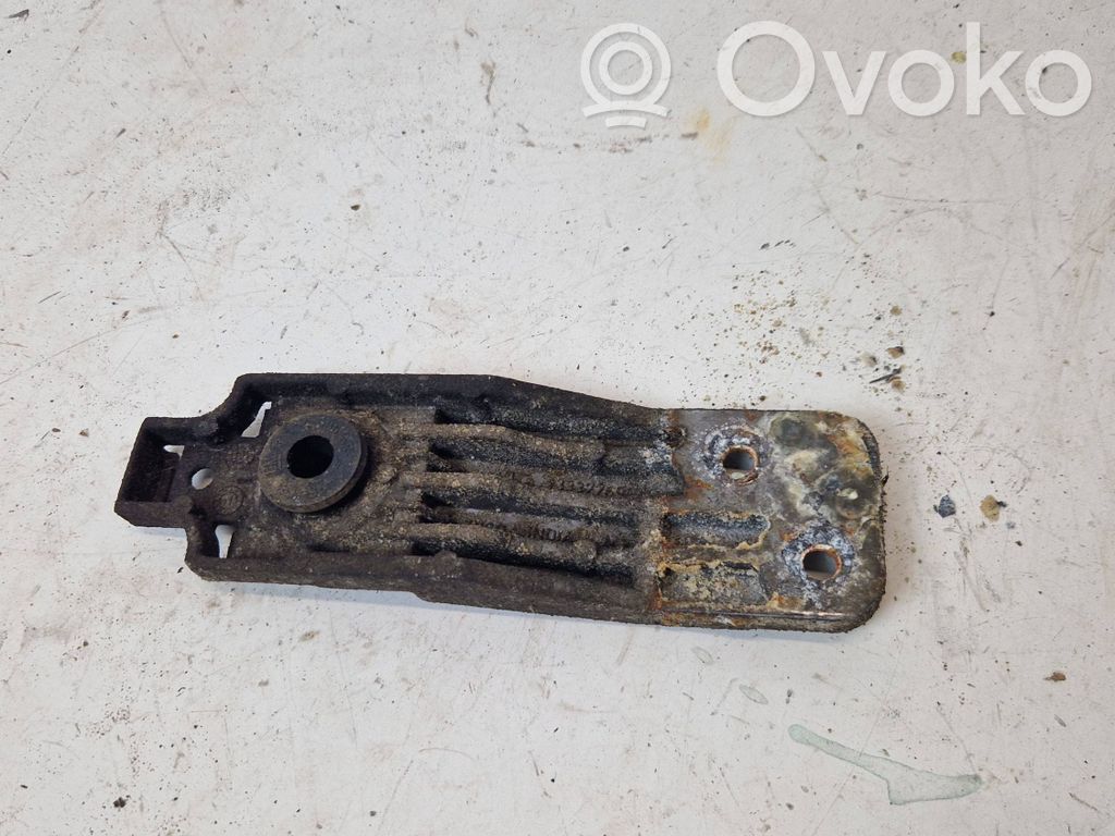 Saab 9-5 Radiator mount bracket 