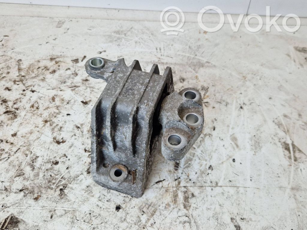 Engine mount bracket   12802783